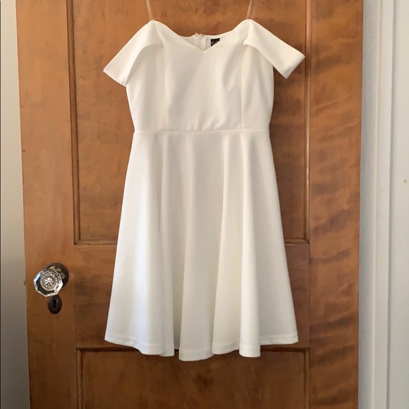 Brand New white formal dress - Picture 3 of 4
